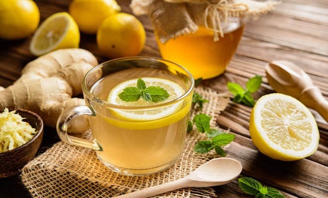 Miel y limón para el dolor de garganta.